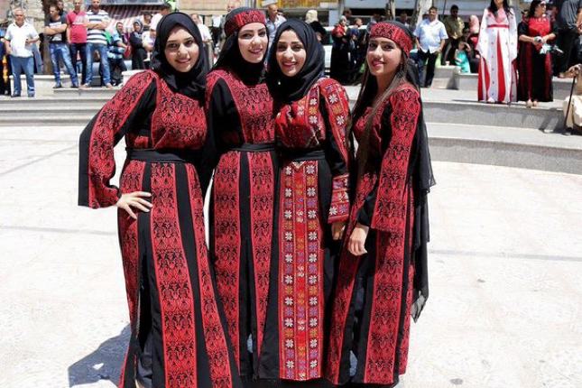 How Muslims around the world dress up for Eid-ul Fitr 